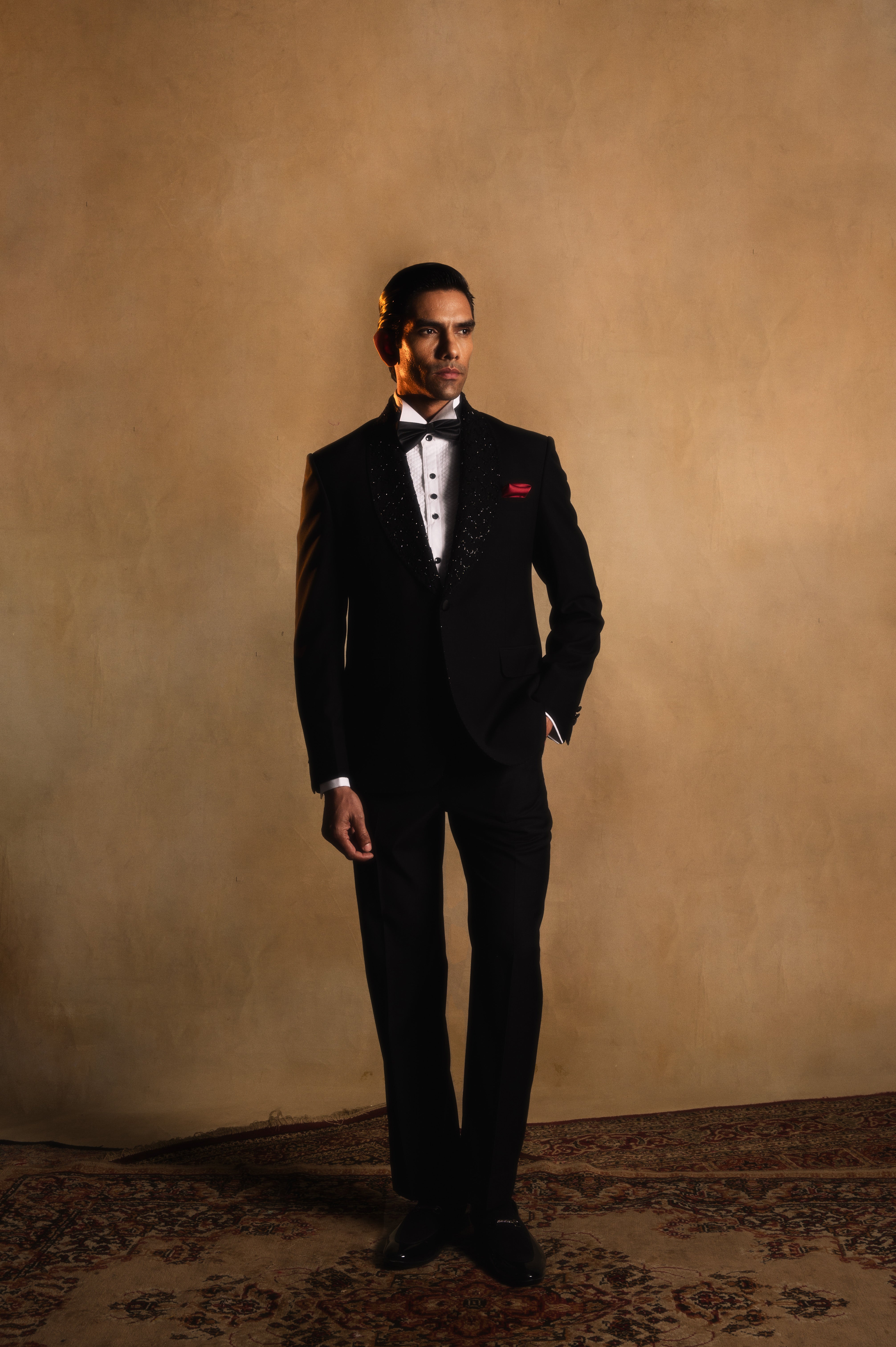 Hand-embroidered Lapel Tuxedo in Black
