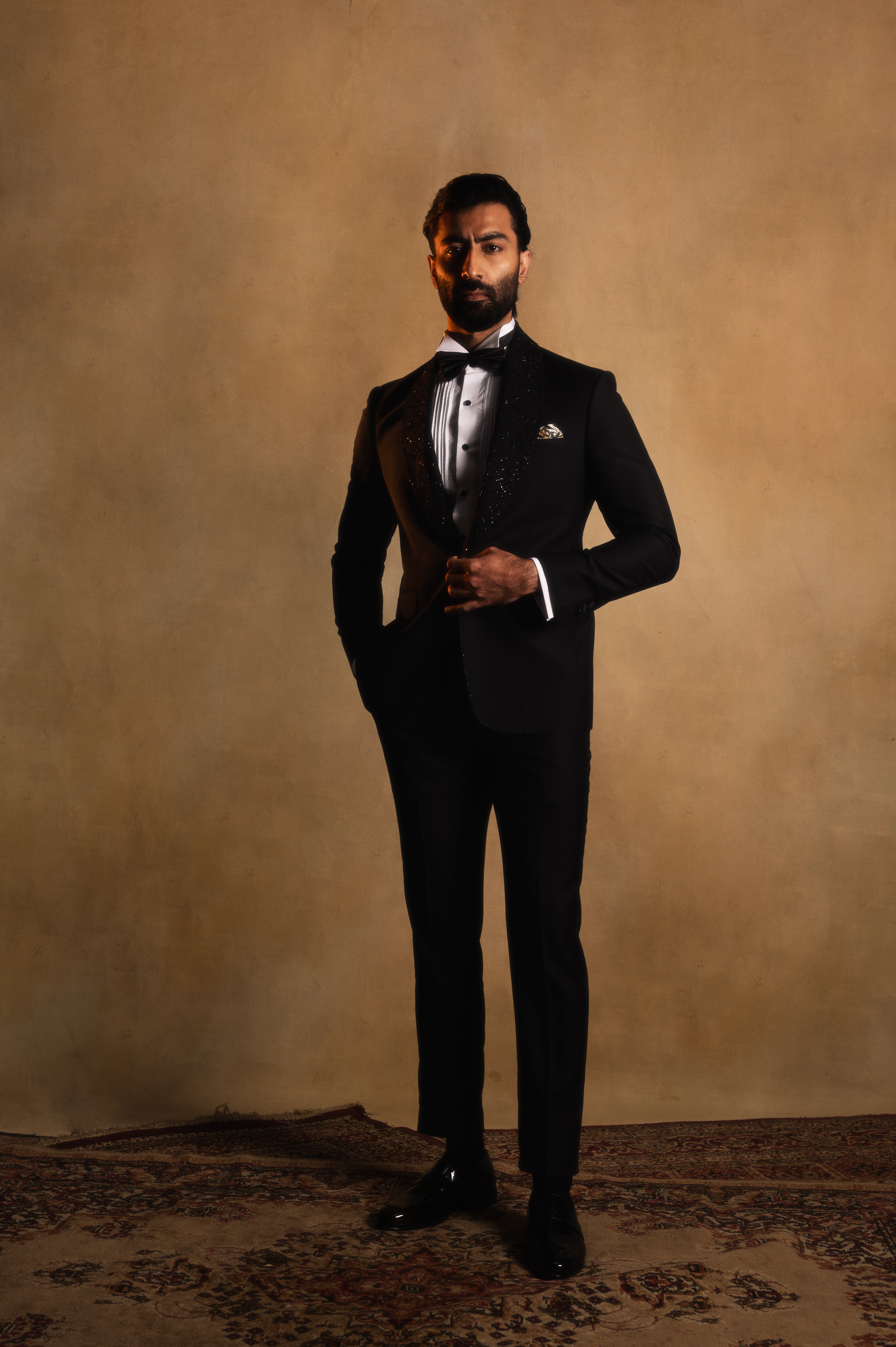 Hand-embroidered Floral Lapel Tuxedo in Black